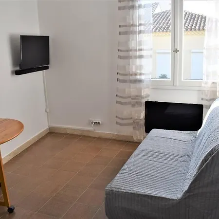Apartment De 18m² Renove En 2023.
